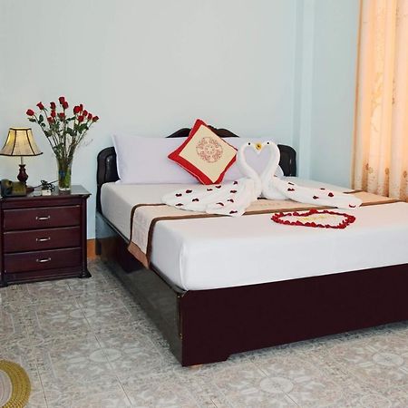 Nhat Le Hotel Hue Buitenkant foto