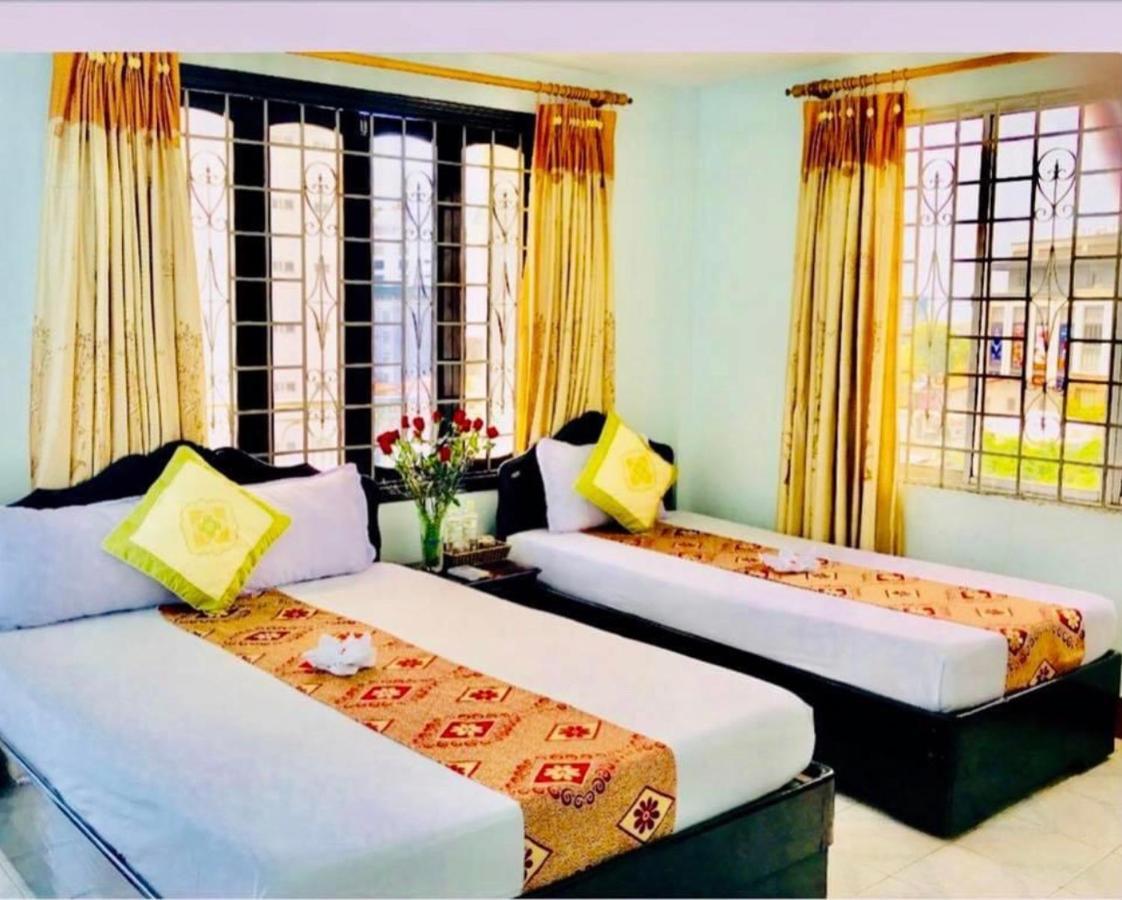 Nhat Le Hotel Hue Buitenkant foto