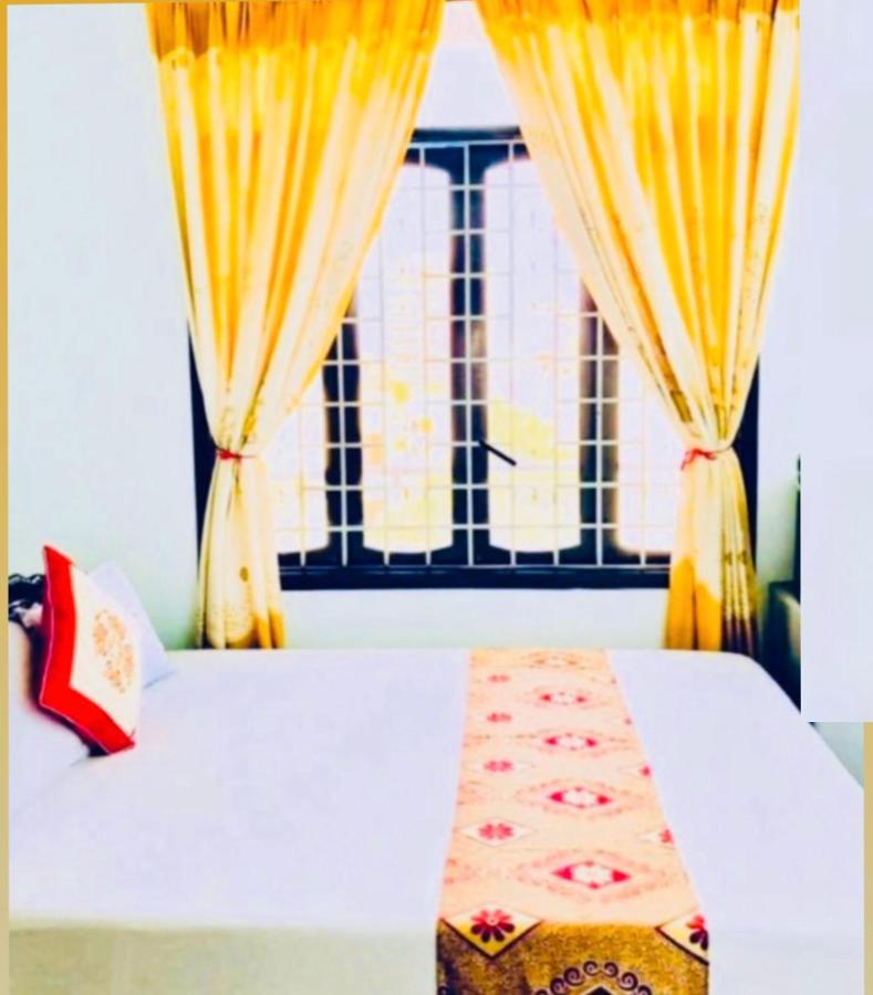Nhat Le Hotel Hue Buitenkant foto