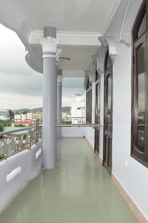 Nhat Le Hotel Hue Buitenkant foto
