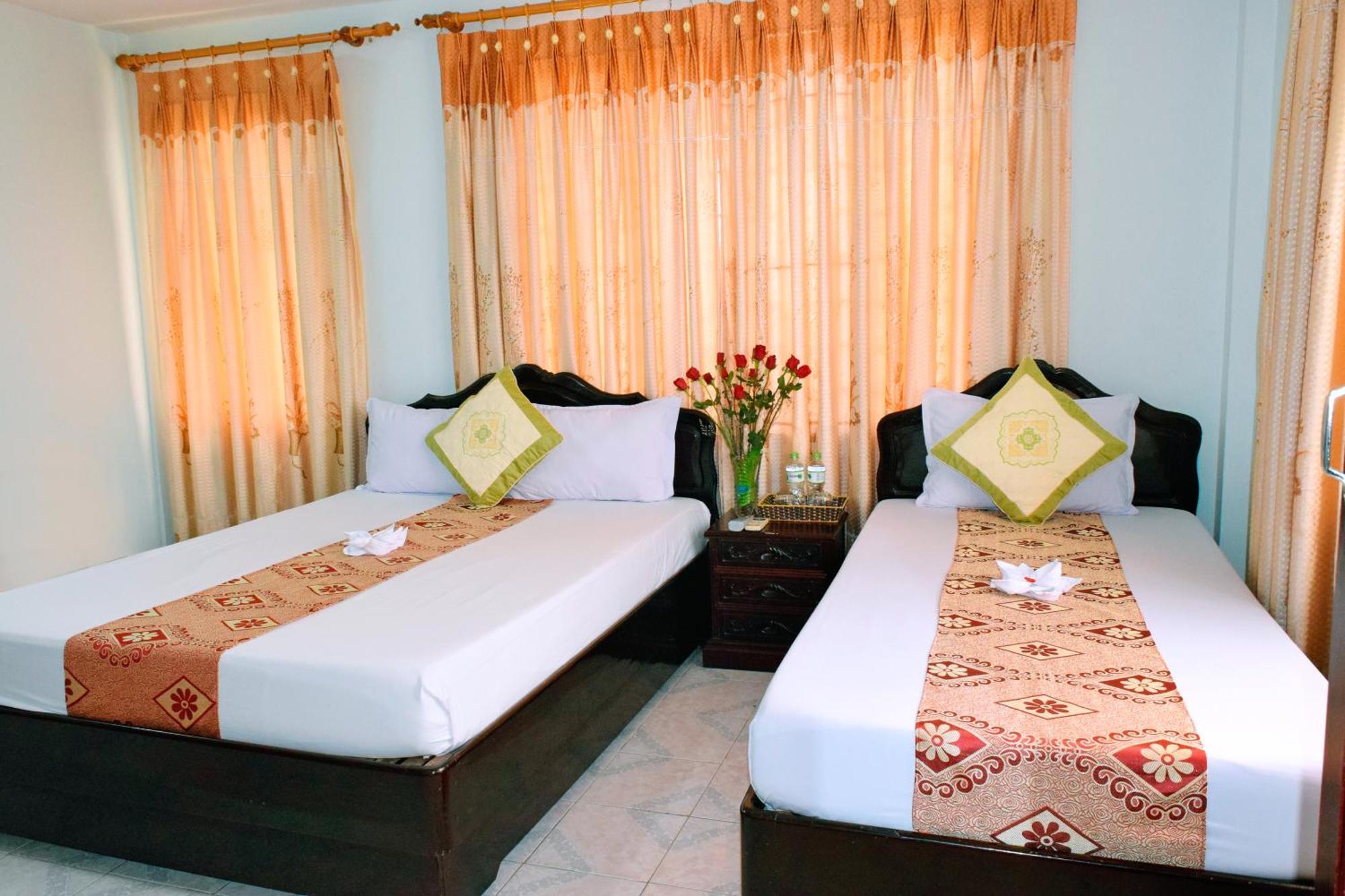 Nhat Le Hotel Hue Buitenkant foto