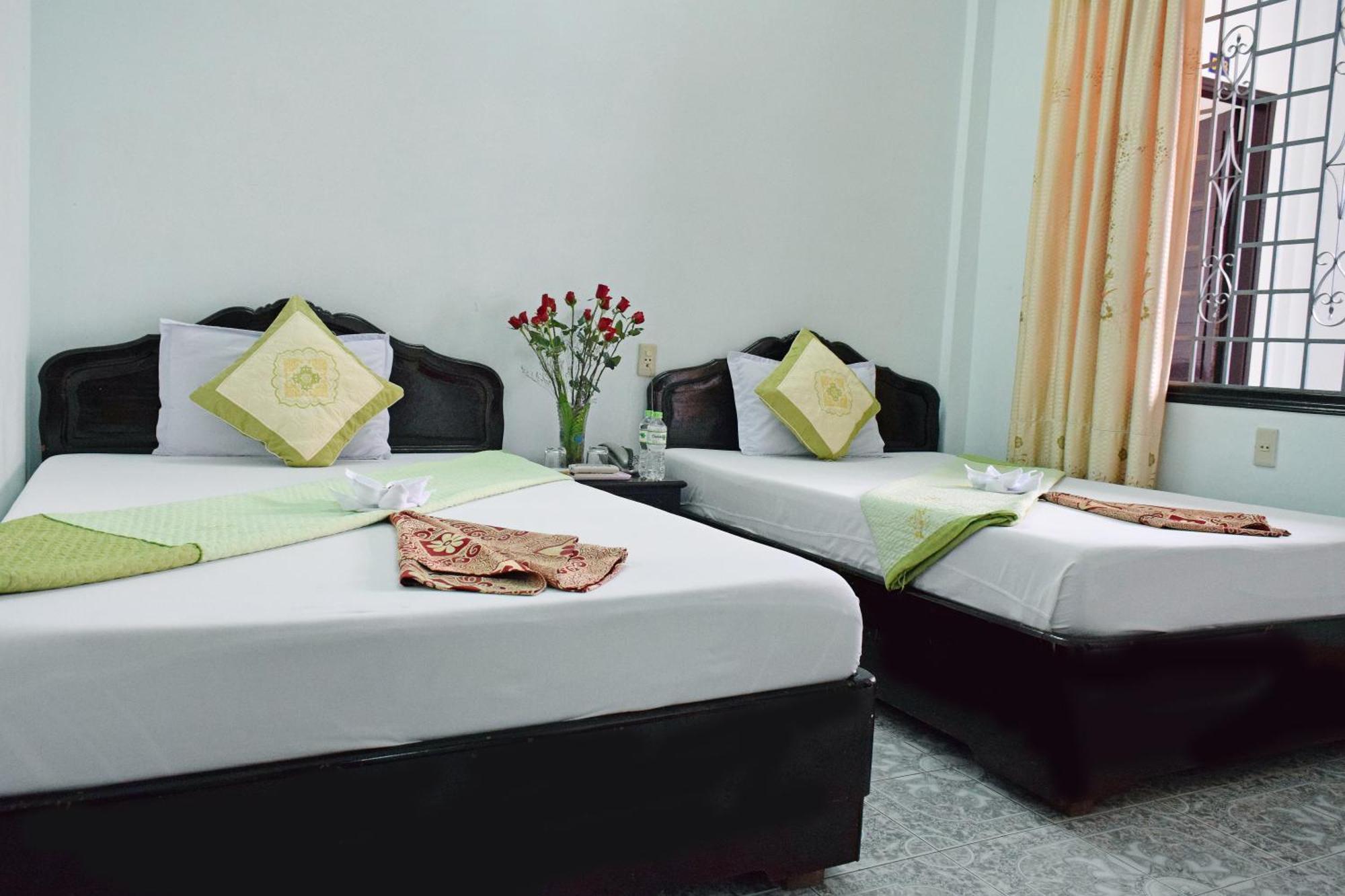 Nhat Le Hotel Hue Buitenkant foto