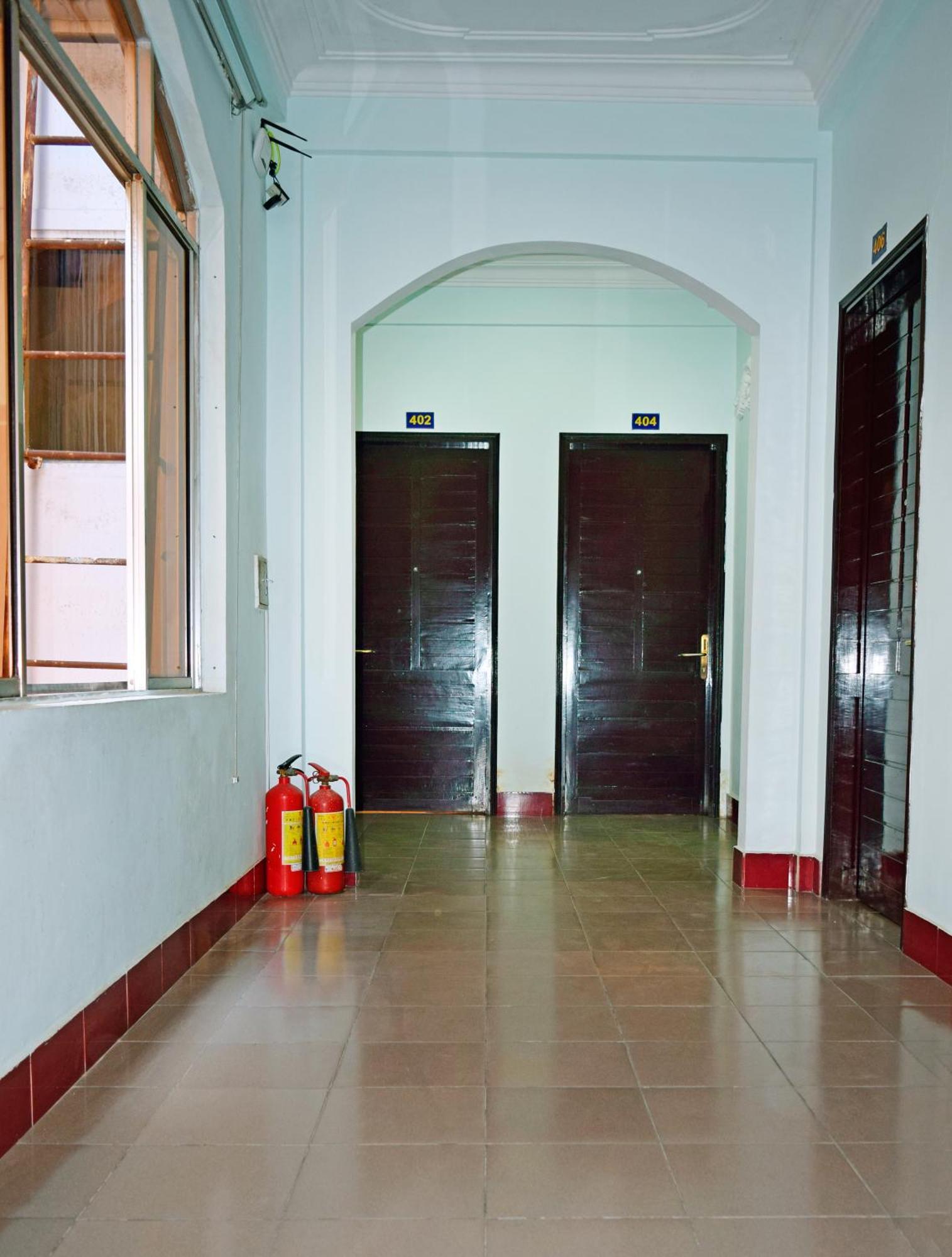 Nhat Le Hotel Hue Buitenkant foto