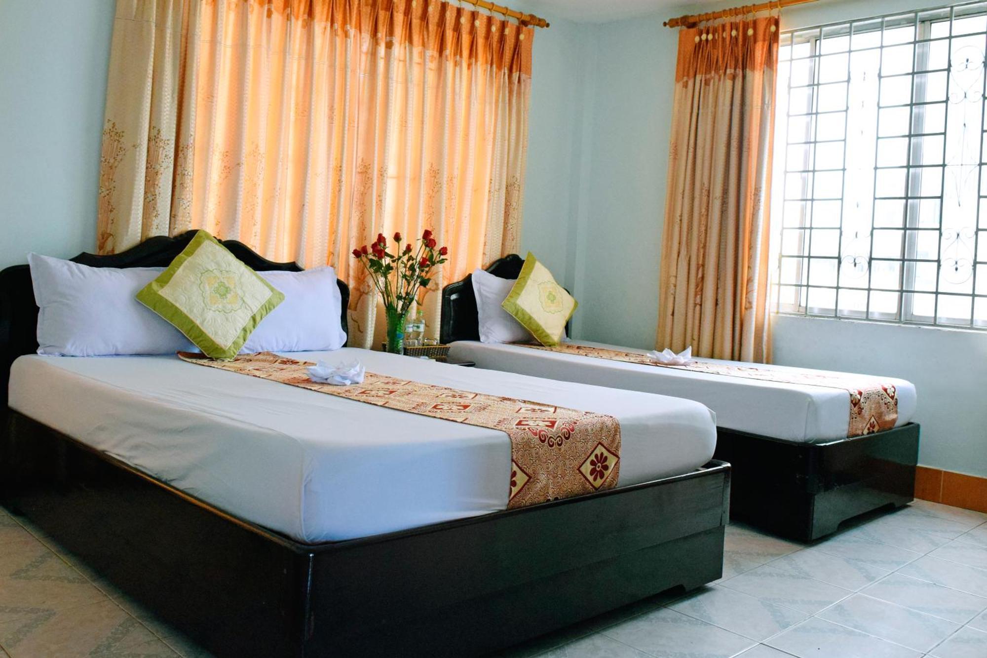 Nhat Le Hotel Hue Buitenkant foto
