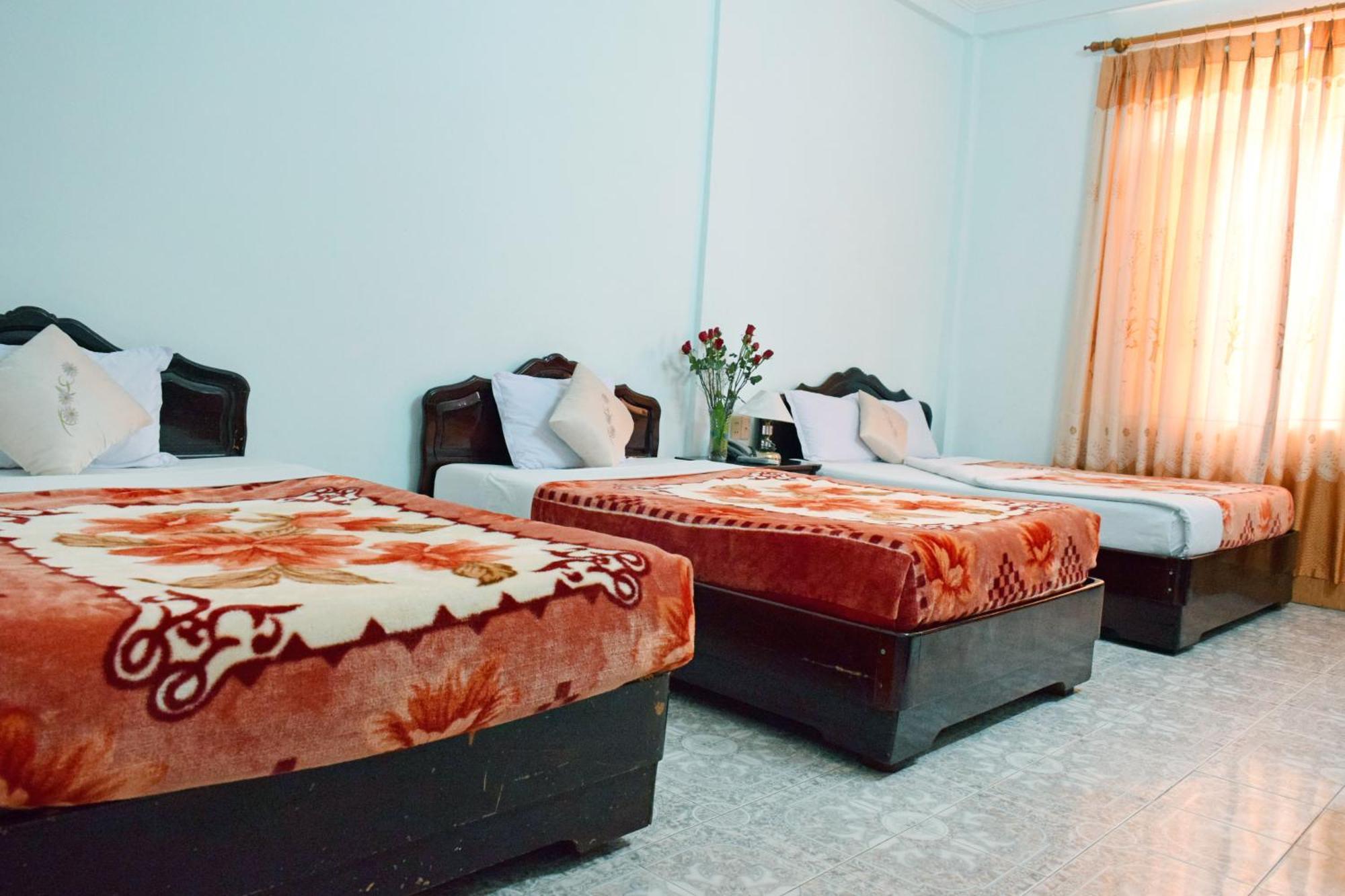 Nhat Le Hotel Hue Buitenkant foto