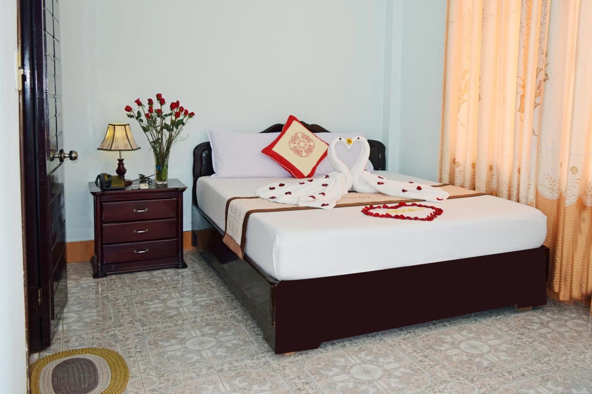 Nhat Le Hotel Hue Buitenkant foto