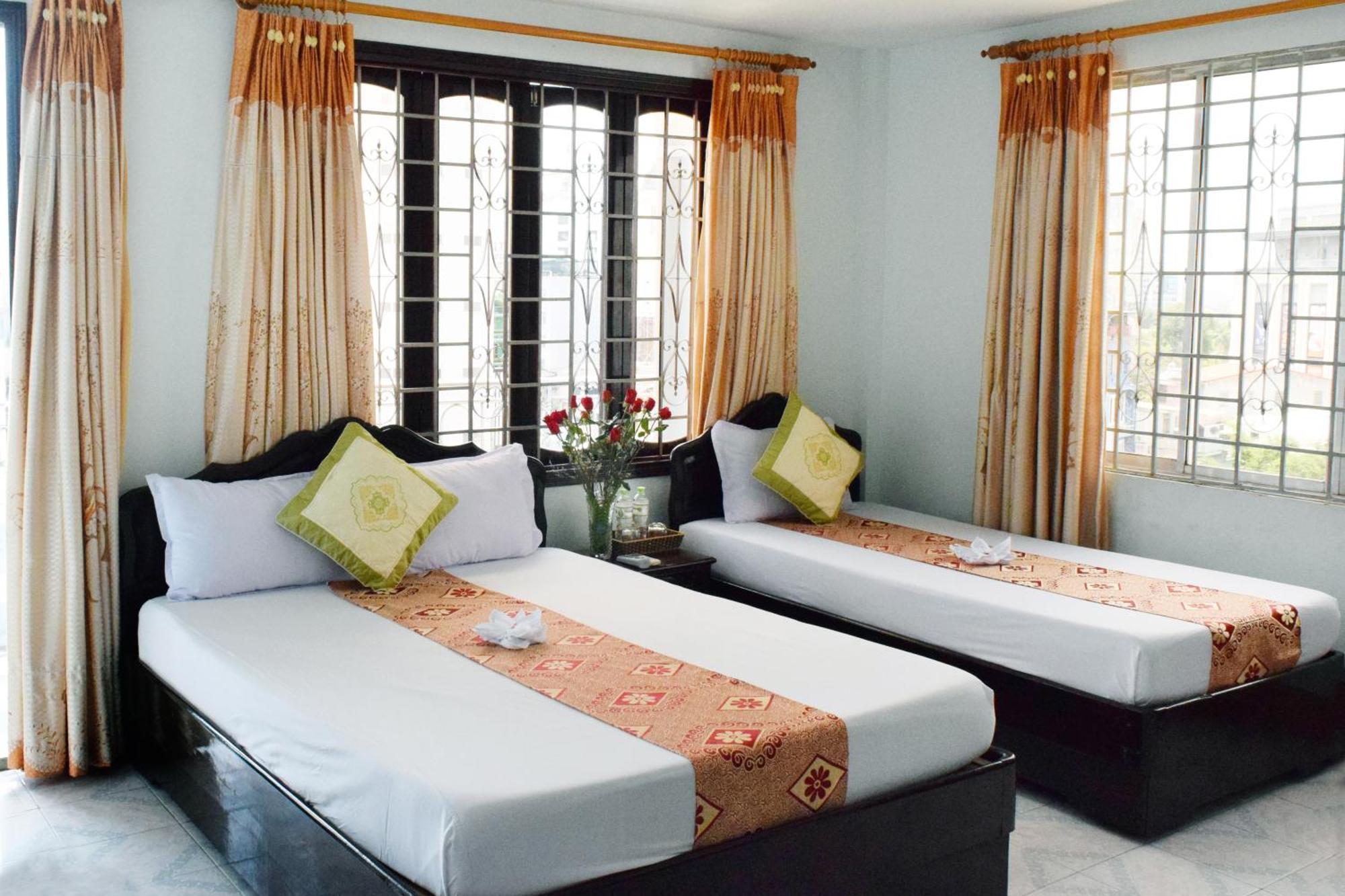 Nhat Le Hotel Hue Buitenkant foto