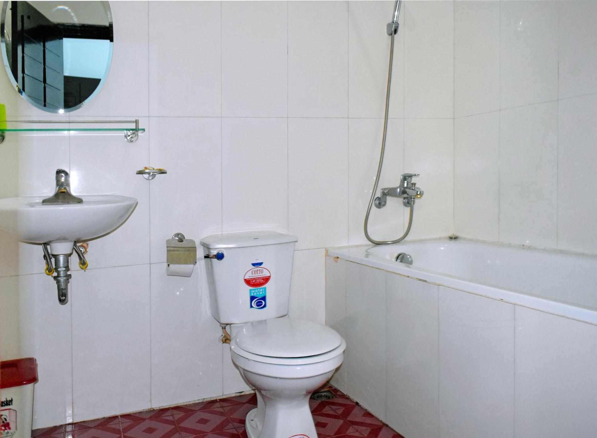 Nhat Le Hotel Hue Buitenkant foto
