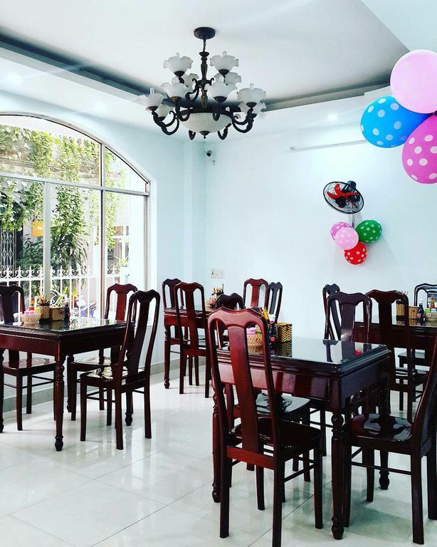 Nhat Le Hotel Hue Buitenkant foto