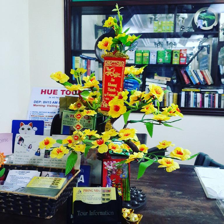 Nhat Le Hotel Hue Buitenkant foto