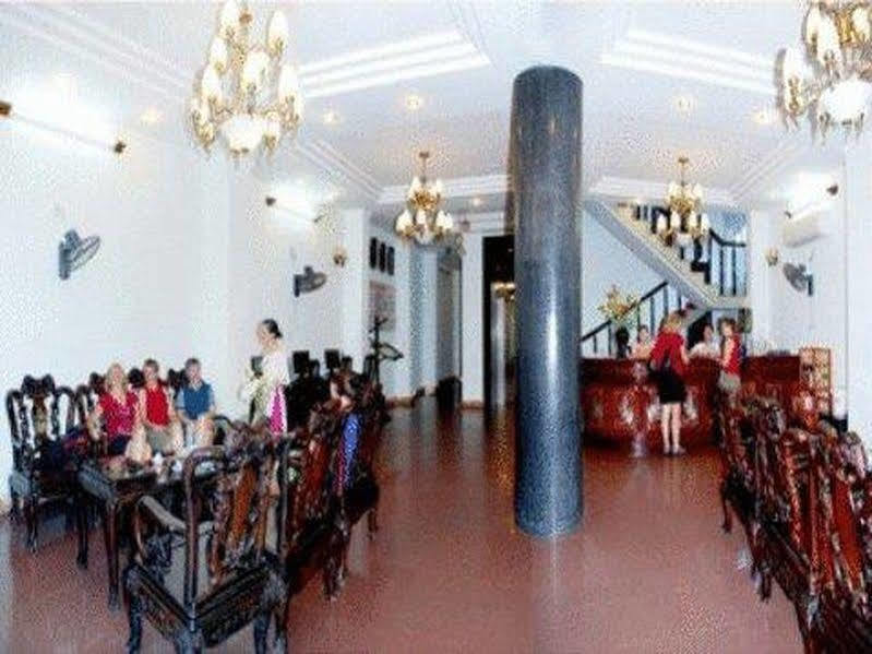 Nhat Le Hotel Hue Buitenkant foto