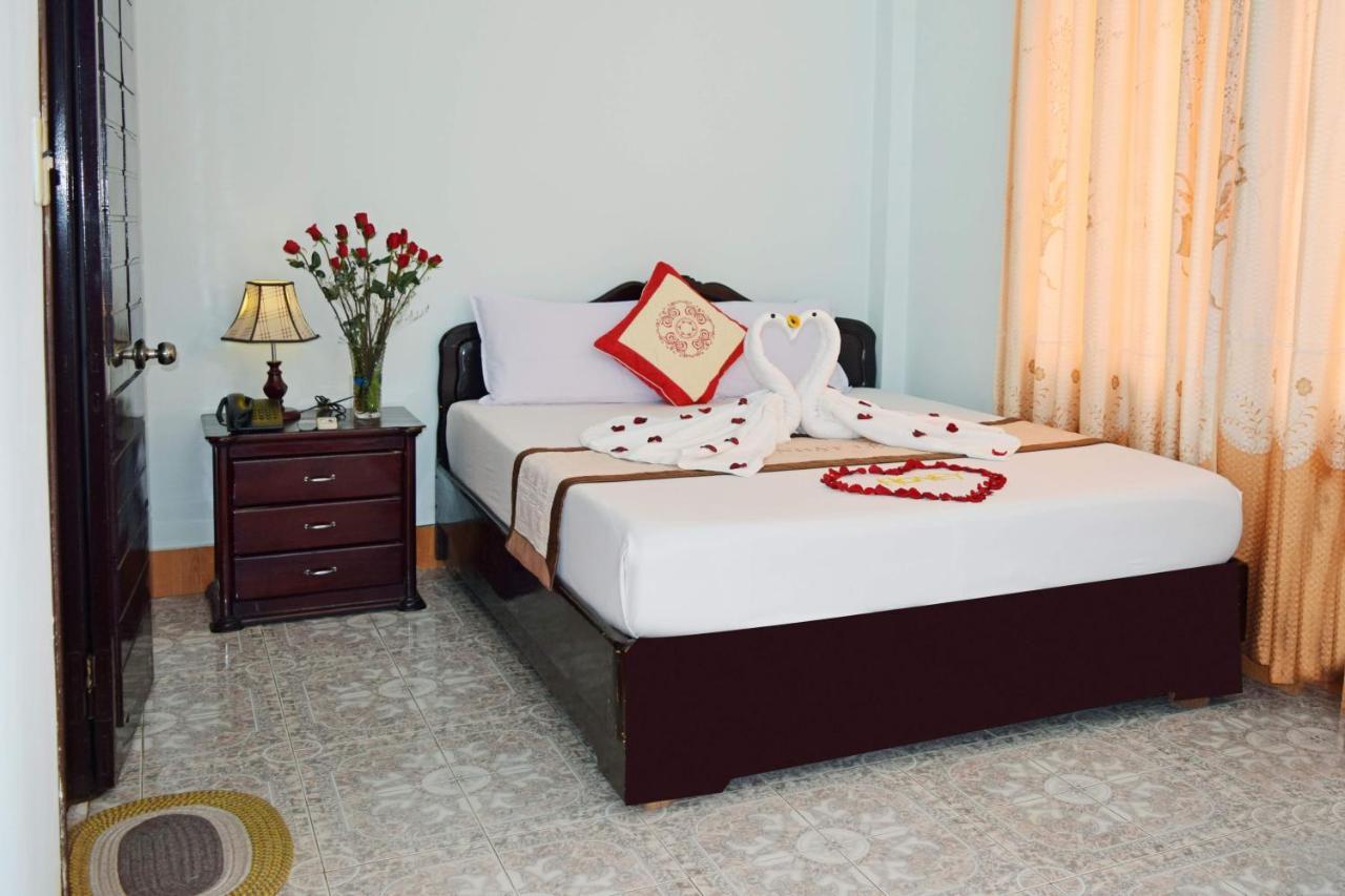 Nhat Le Hotel Hue Buitenkant foto