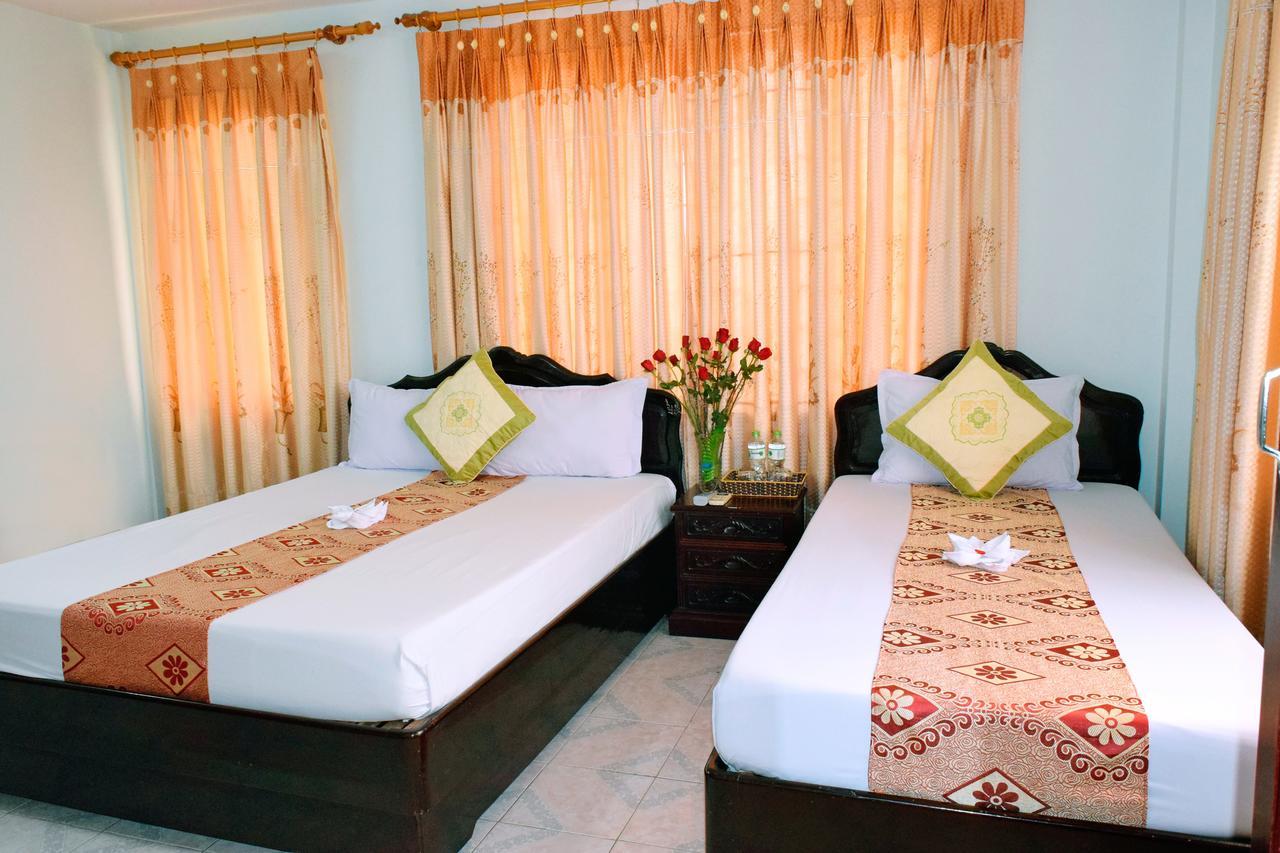 Nhat Le Hotel Hue Buitenkant foto