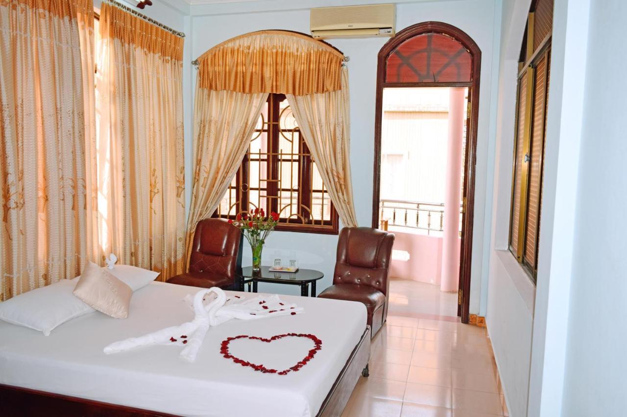 Nhat Le Hotel Hue Buitenkant foto