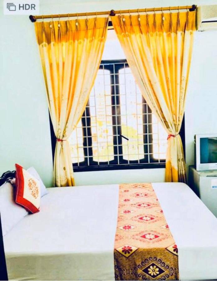 Nhat Le Hotel Hue Buitenkant foto
