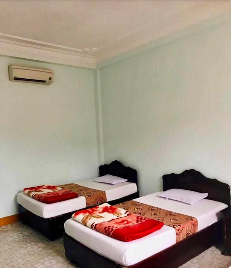 Nhat Le Hotel Hue Buitenkant foto