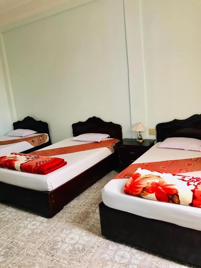 Nhat Le Hotel Hue Buitenkant foto